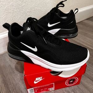 W. Nike air max motion 2